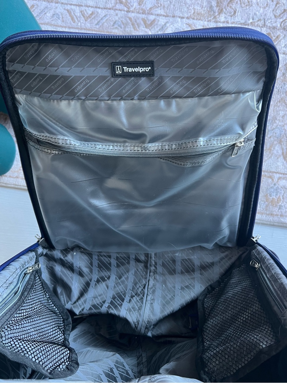 Travel Pro Carry On Suitcase Roller - Picture 6 of 6